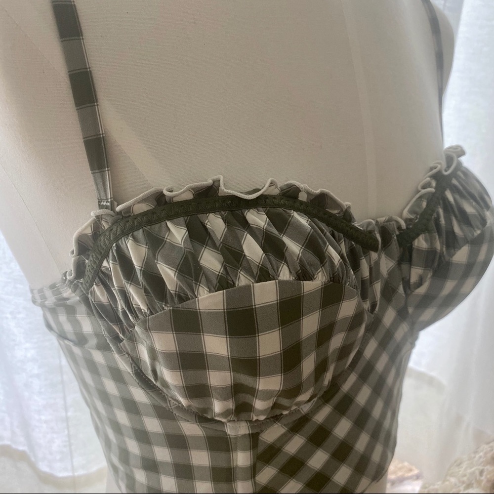 Bustier top beach wear